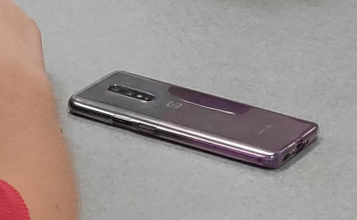 OnePlus 8: опубликованы шпионские снимки