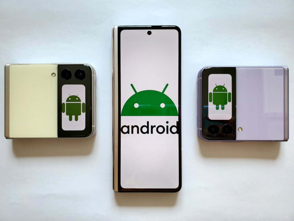 Samsung Galaxy Fold: несмотря ни на что, его сметают