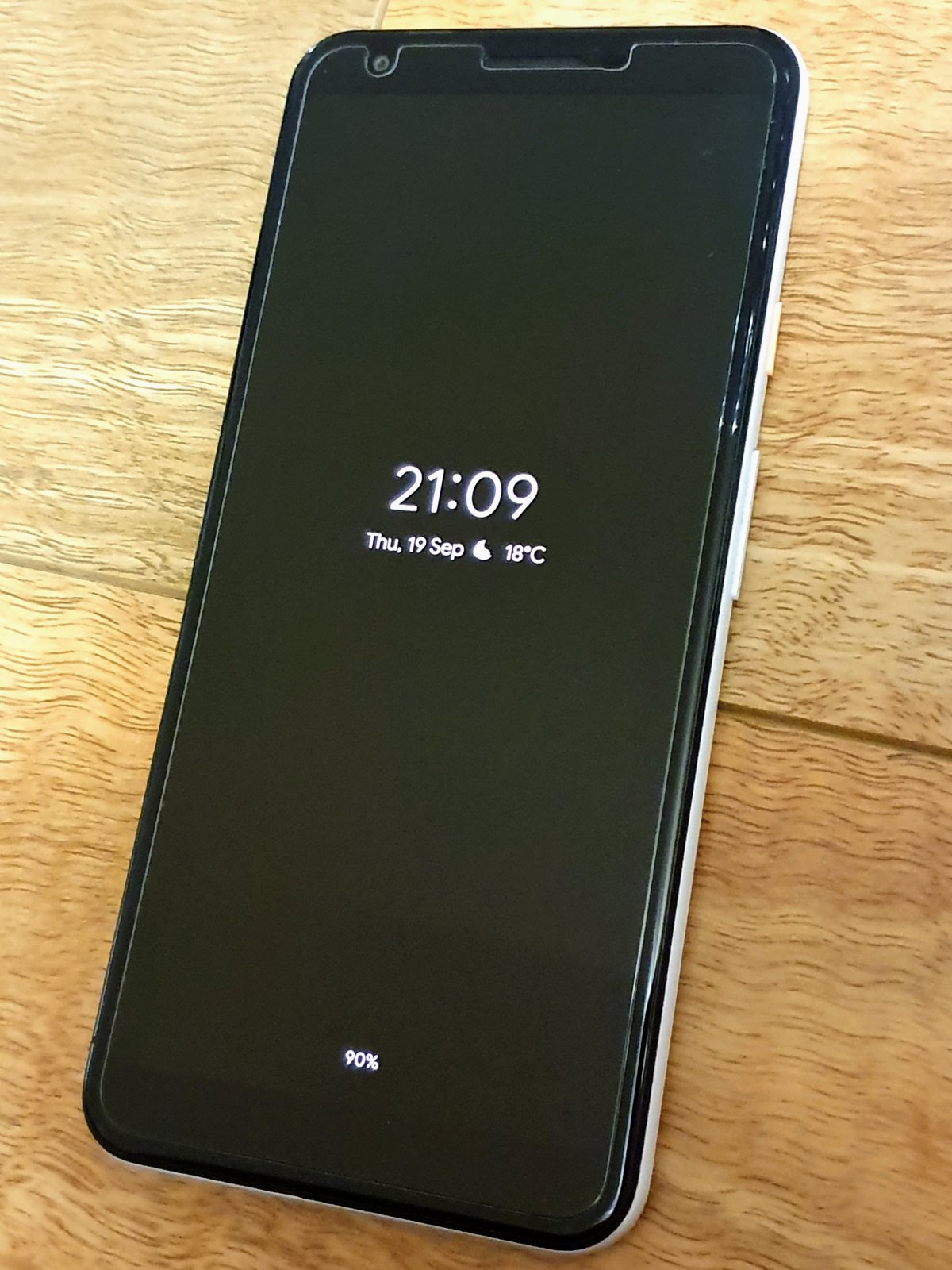 Официально представлена линейка доступных смартфонов Google Pixel 3a